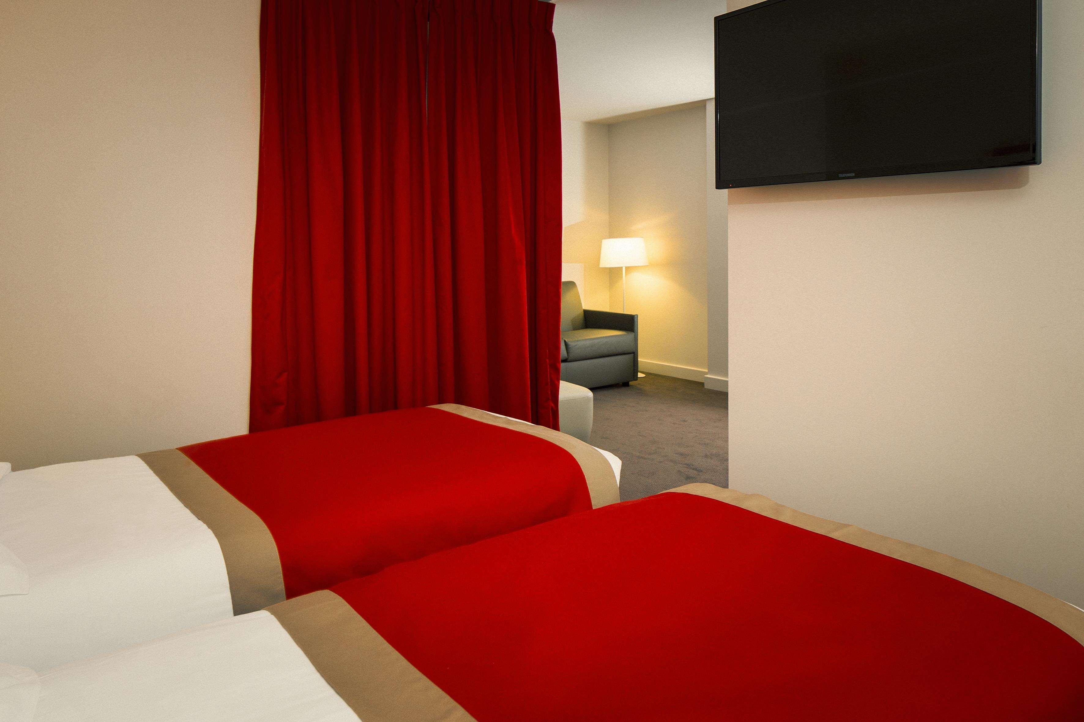 คีเรียด์ ปารีส เอส์ บัวส์ เดอ วินแซนส์ Hotel แซ็ง-มัวริซ ภายนอก รูปภาพ